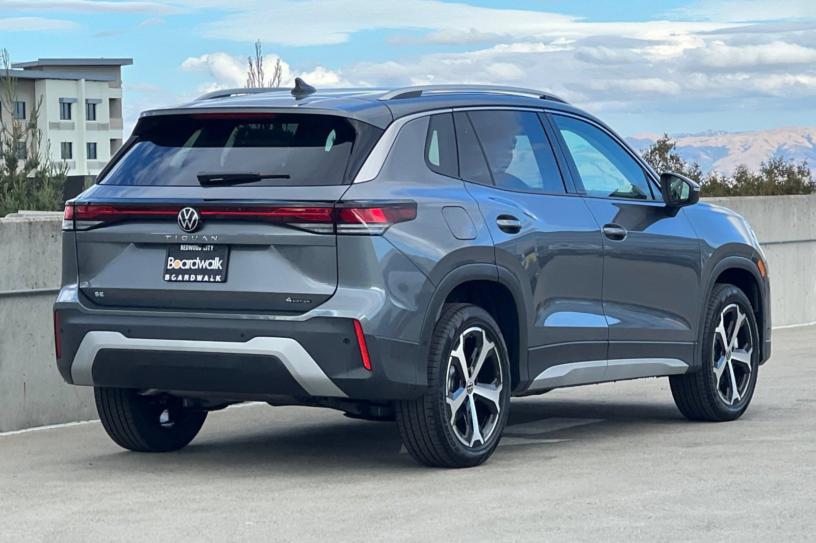 New 2026 Volkswagen Tiguan SE AWD/4WD image 4