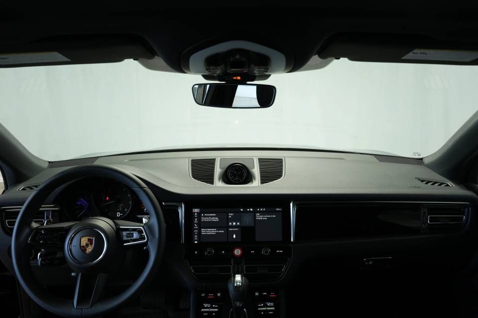 New 2026 Porsche Macan AWD/4WD image 16