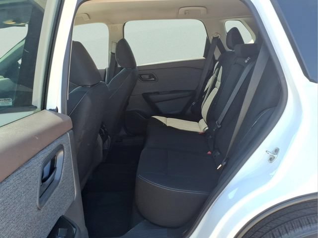 Used 2023 Nissan Rogue S AWD/4WD image 22
