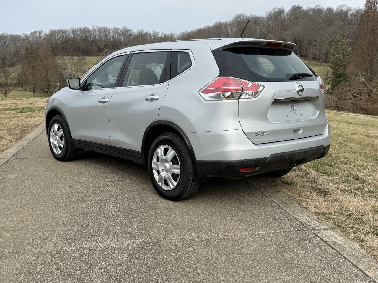 Used 2015 Nissan Rogue S image 3