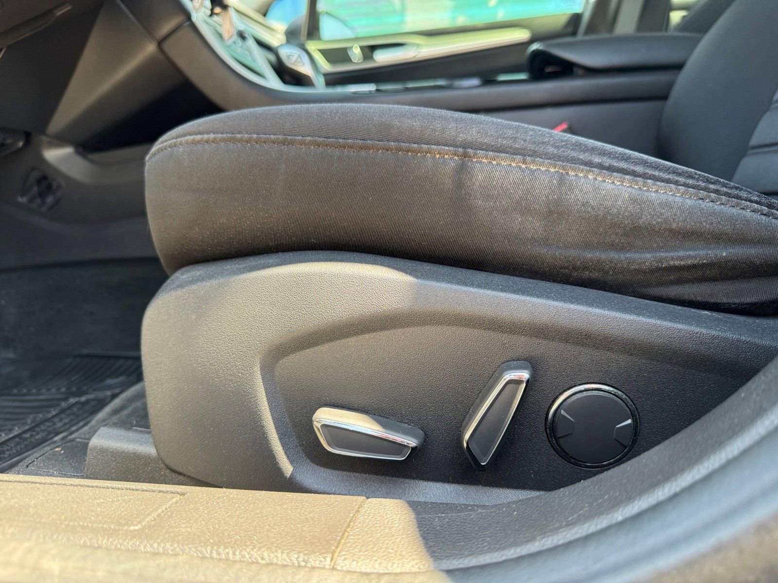 Used 2016 Ford Fusion SE FWD image 19