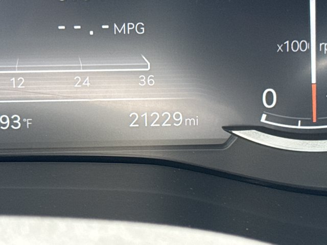 Used 2025 Genesis G70 2.5T RWD image 17