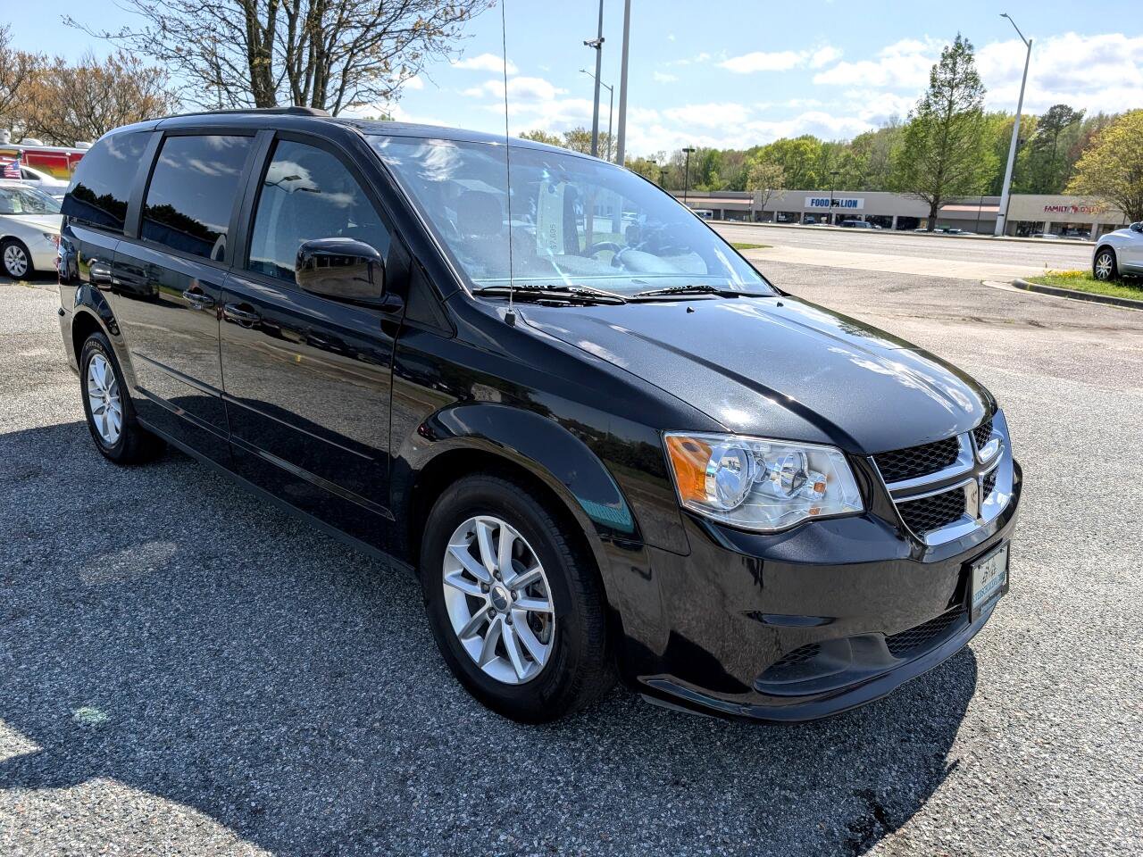 Used 2015 Dodge Grand Caravan SXT image 10