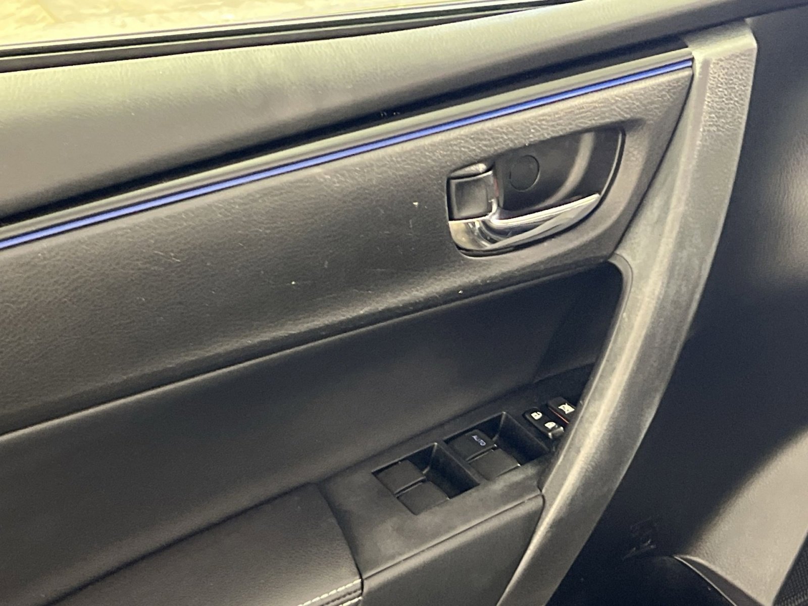 Used 2017 Toyota Corolla SE image 15