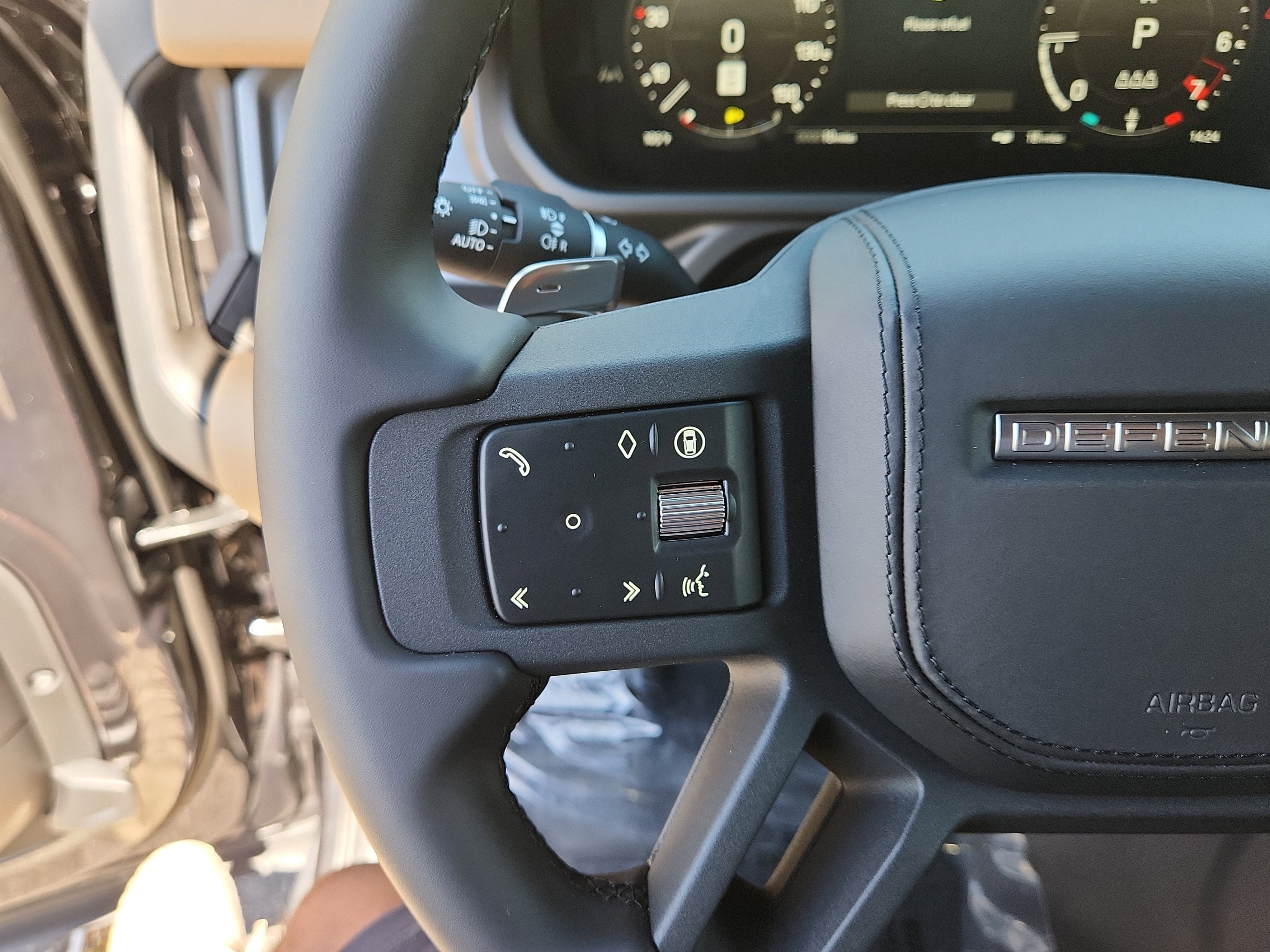 New 2025 Land Rover Defender 110 V8 image 23