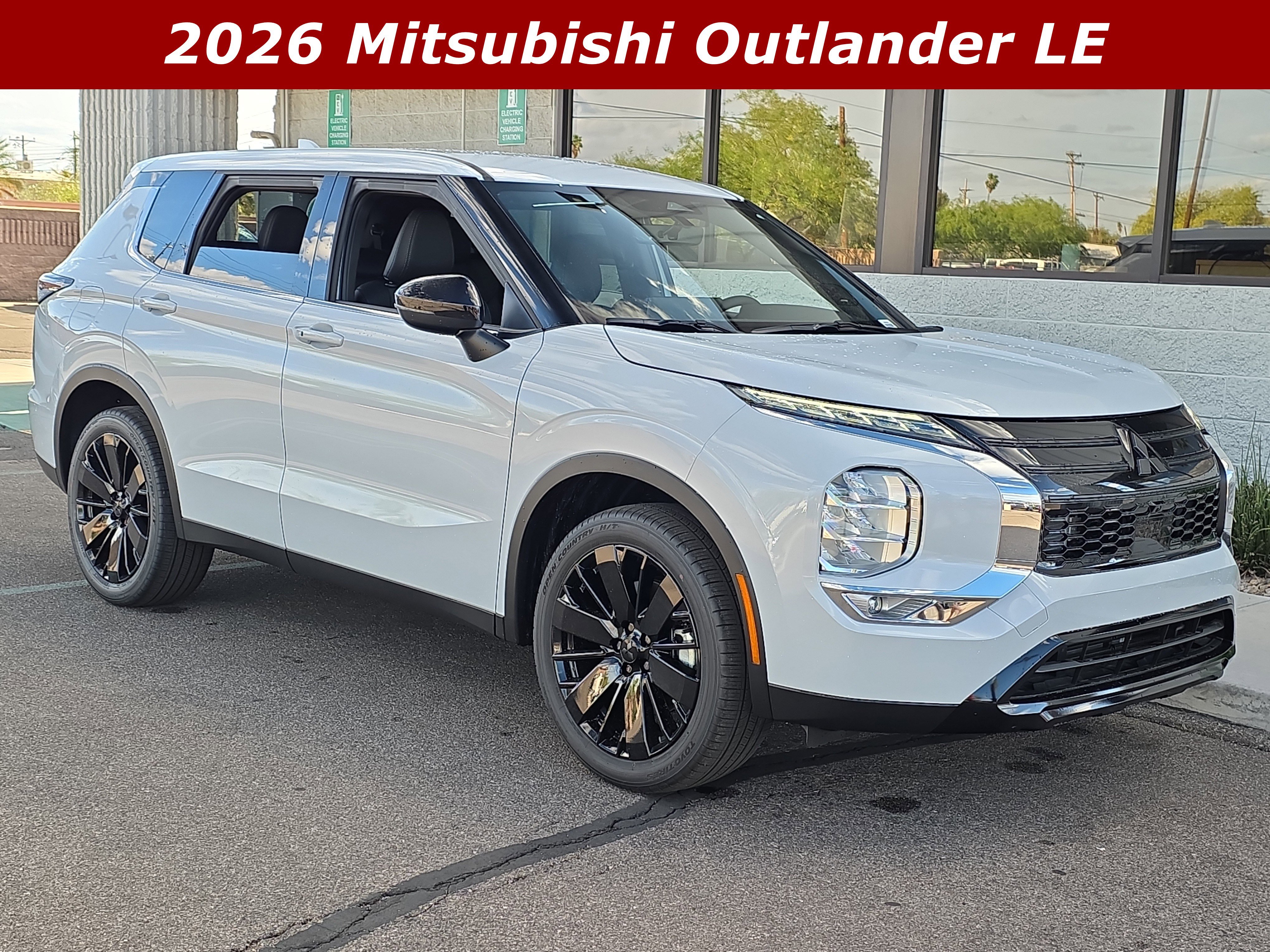 New 2026 Mitsubishi Outlander LE FWD image 1