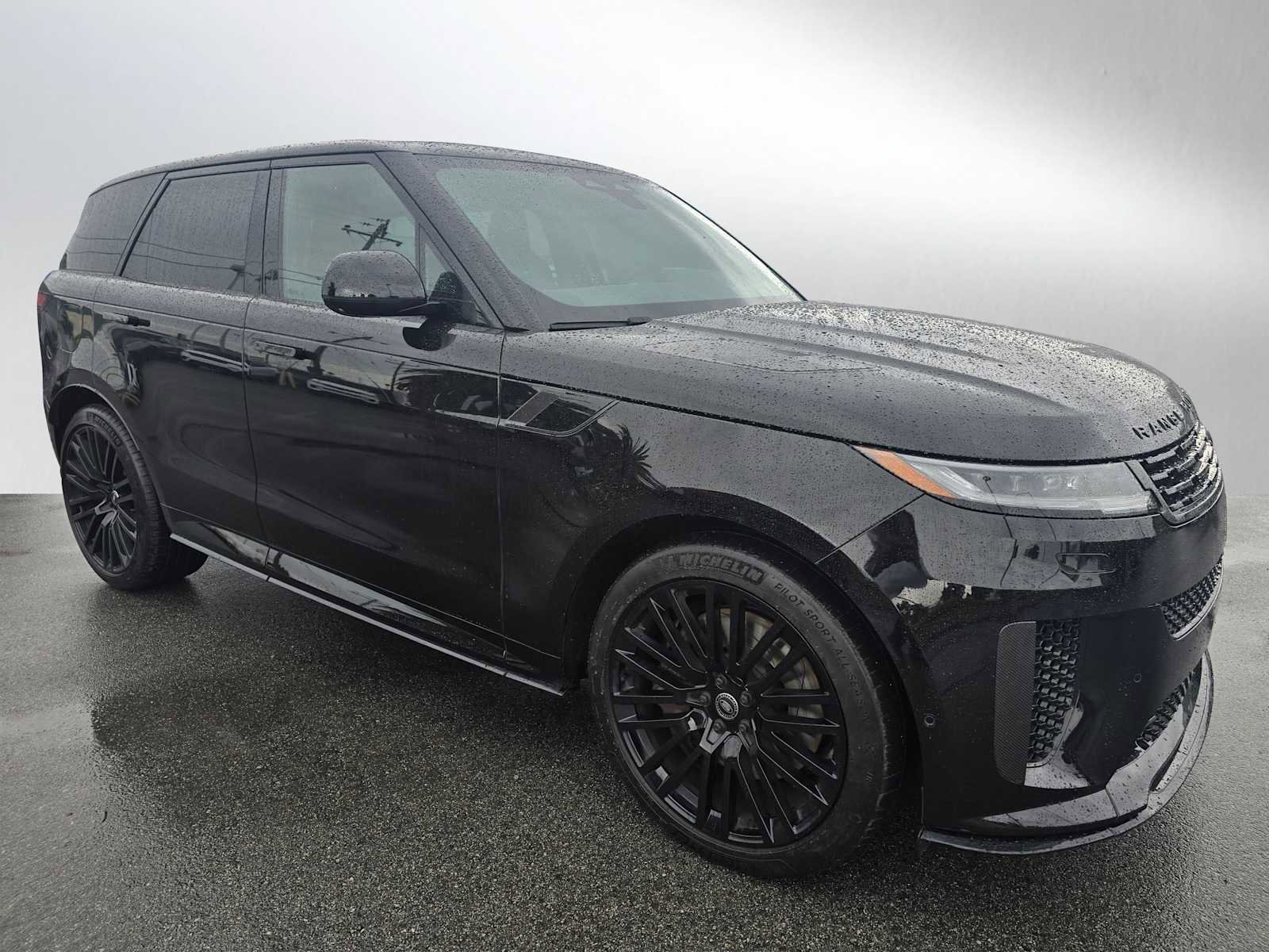 Used 2024 Land Rover Range Rover Sport image 8