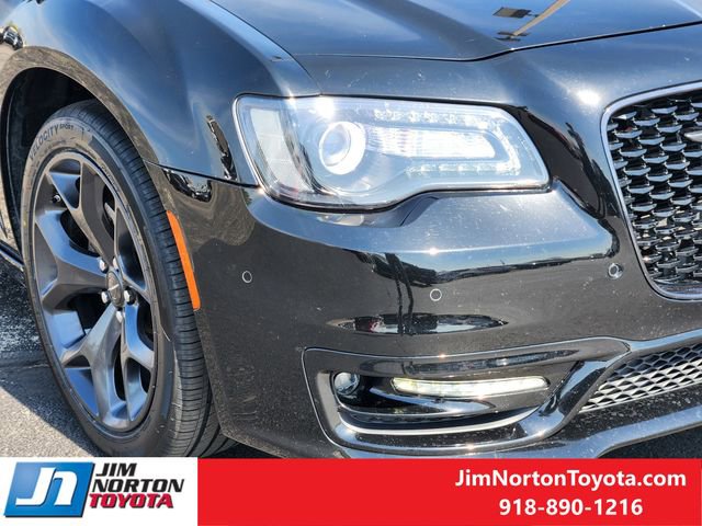 Used 2023 Chrysler 300 Touring L w/ Popular Equipment Group image 10