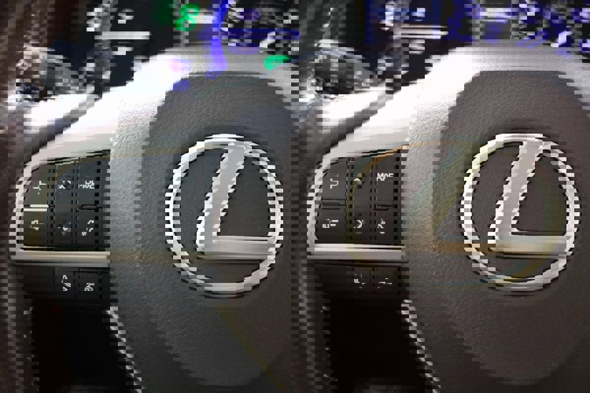 Used 2019 Lexus RX 450h AWD image 30