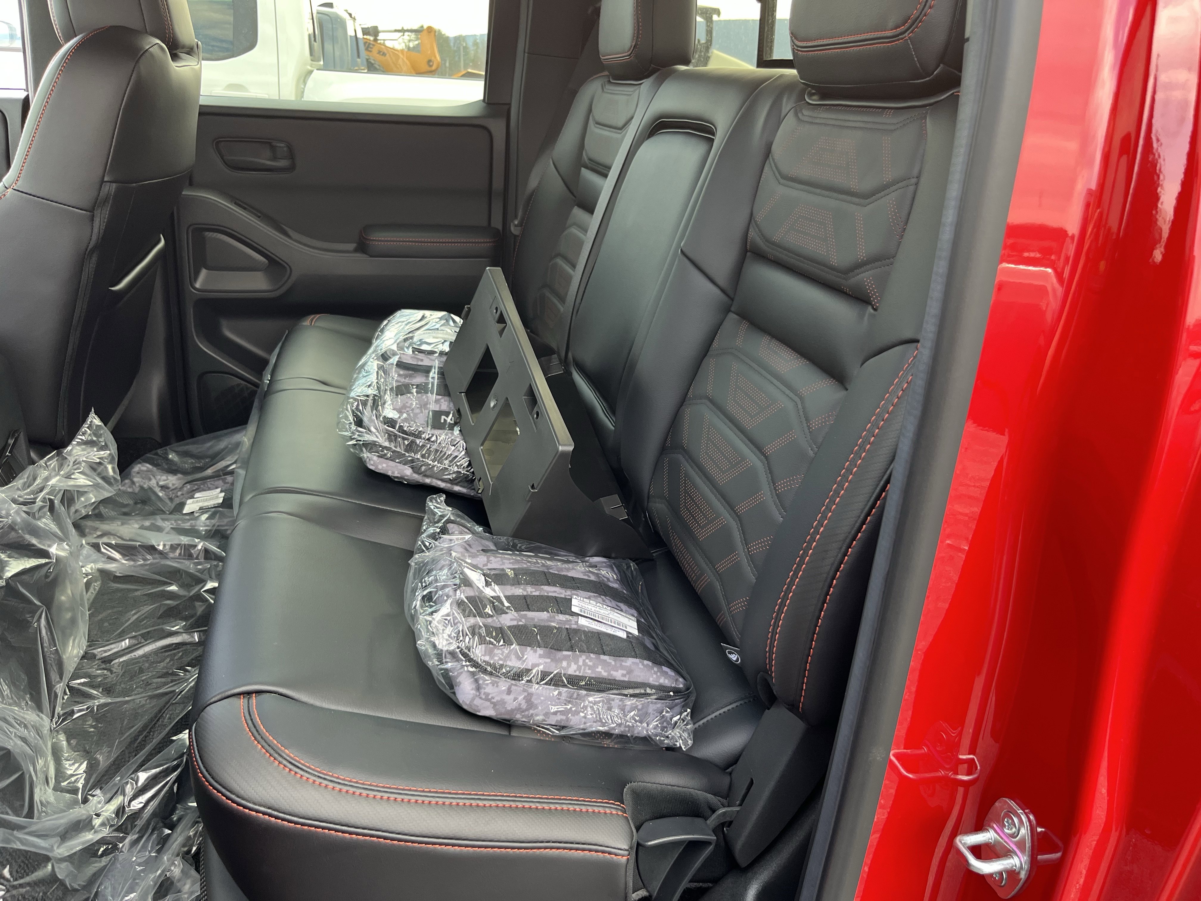 New 2026 Nissan Frontier PRO-4X w/ Pro Premium Package AWD/4WD image 15