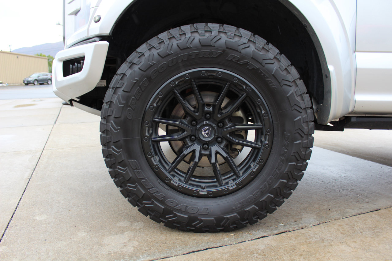 Used 2019 Ford F150 Raptor w/ Equipment Group 802A Luxury image 37