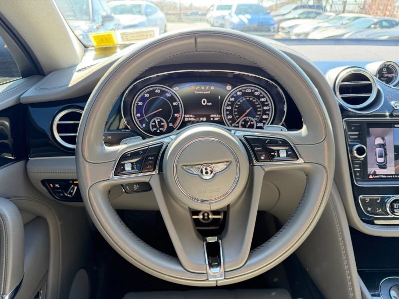 Used 2019 Bentley Bentayga AWD/4WD image 20