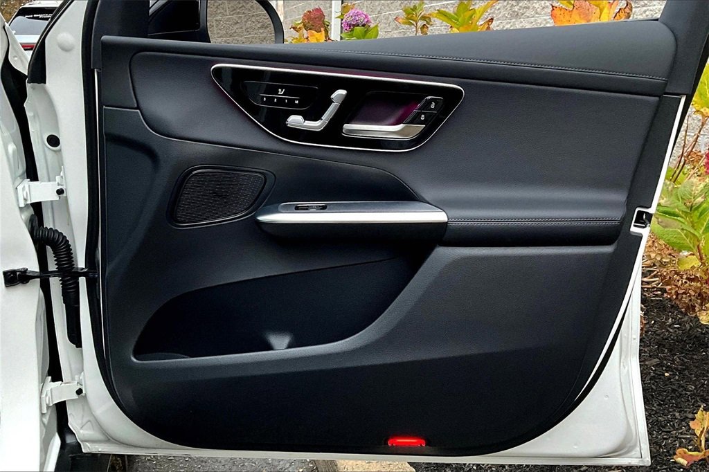 Certified 2025 Mercedes-Benz GLC 43 AMG 4MATIC image 19