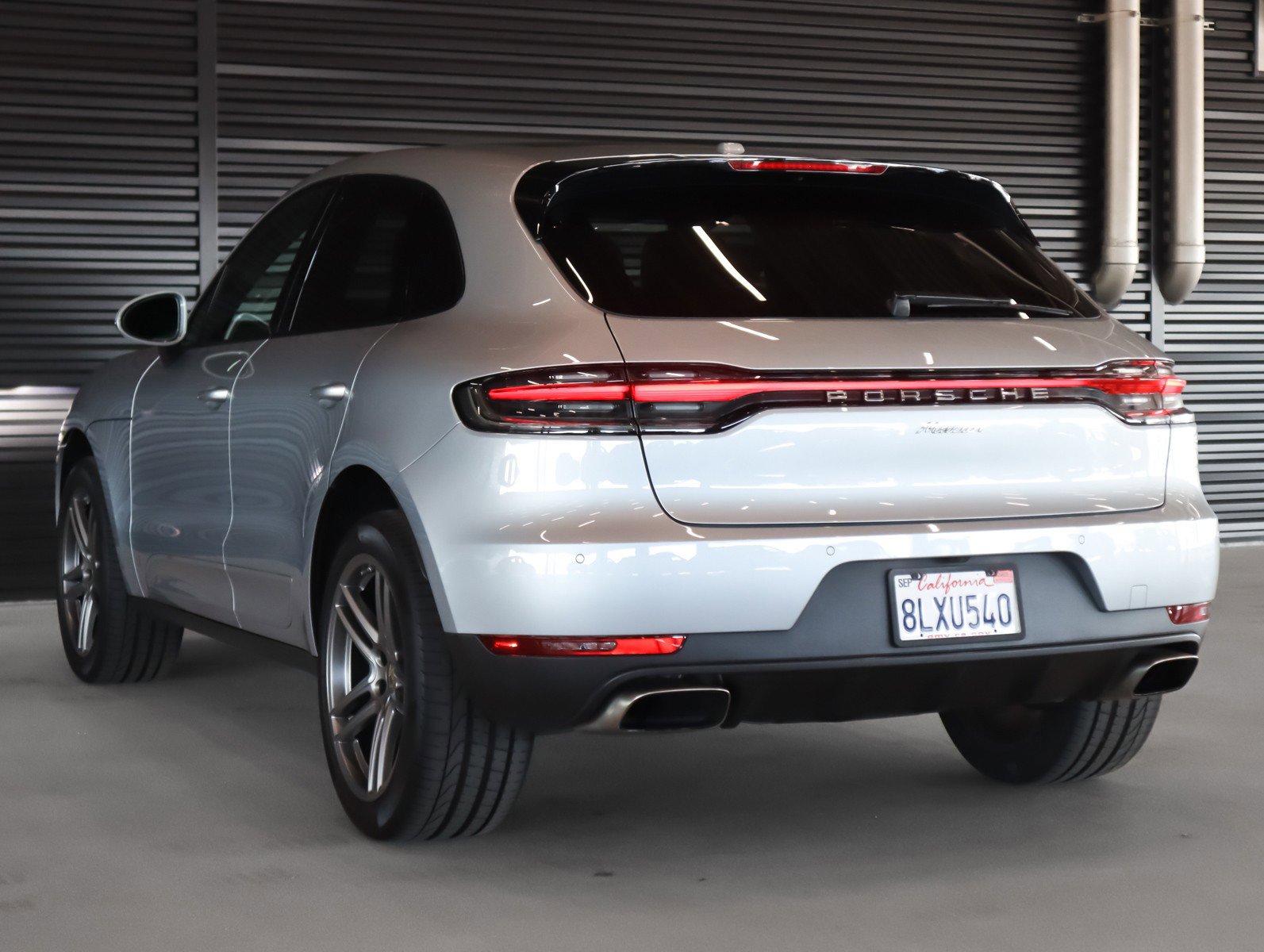 Certified 2019 Porsche Macan image 3