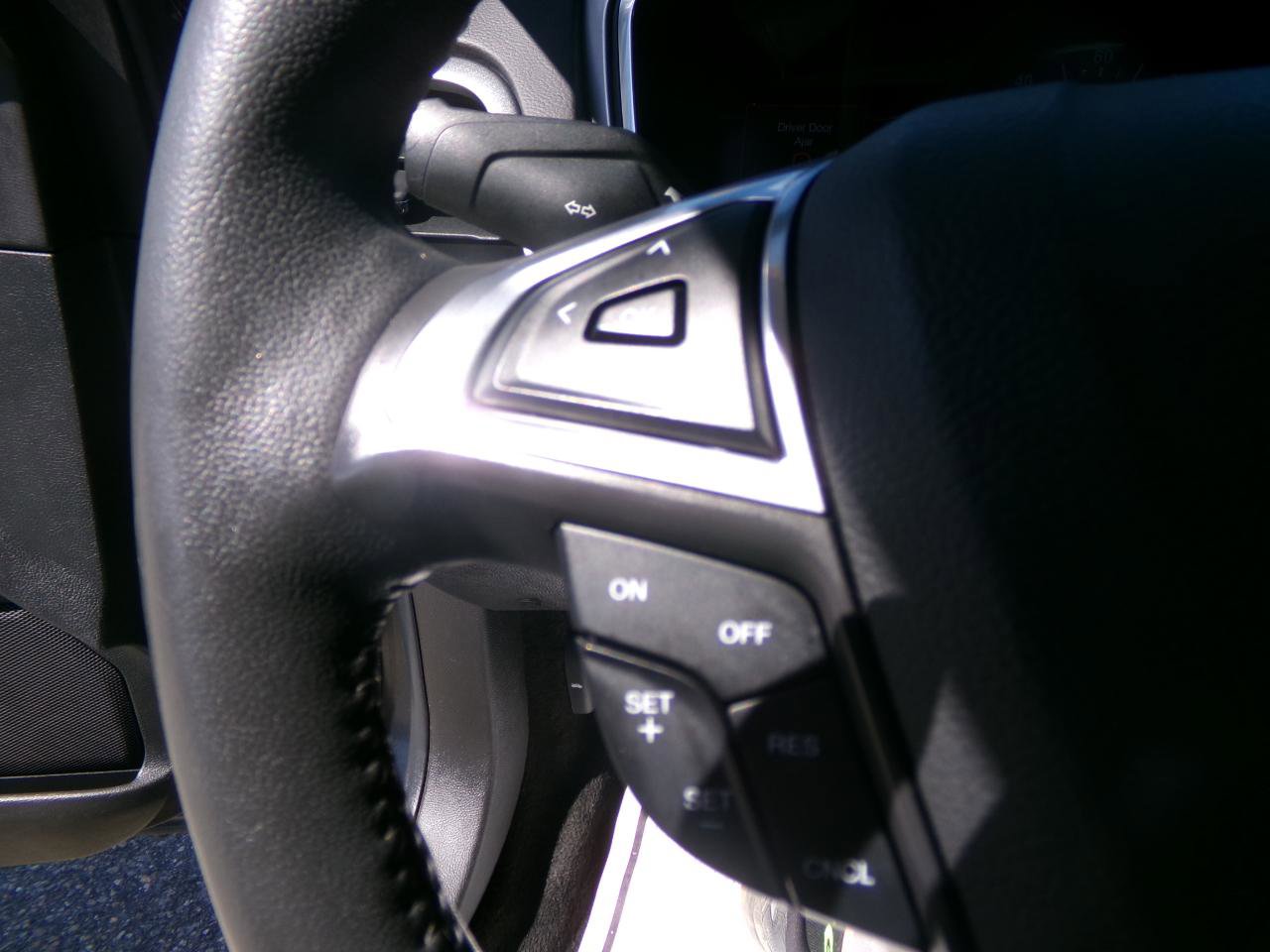 Used 2015 Ford Fusion SE w/ Equipment Group 501A image 13