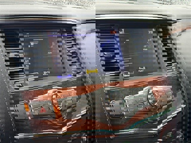 Used 2016 INFINITI QX80 4WD w/ Deluxe Technology Package image 25