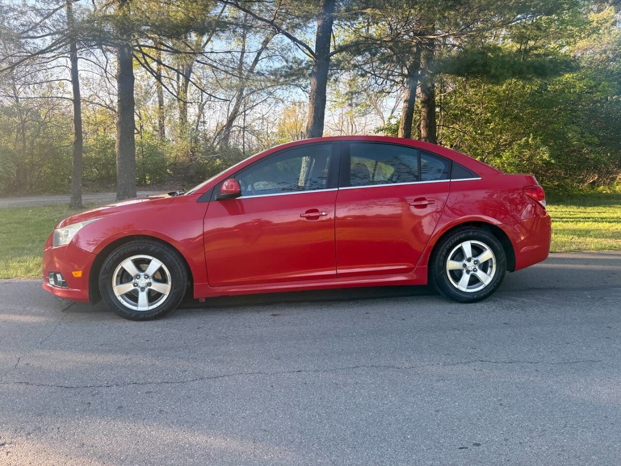 Used 2013 Chevrolet Cruze LT w/ RS Package image 5
