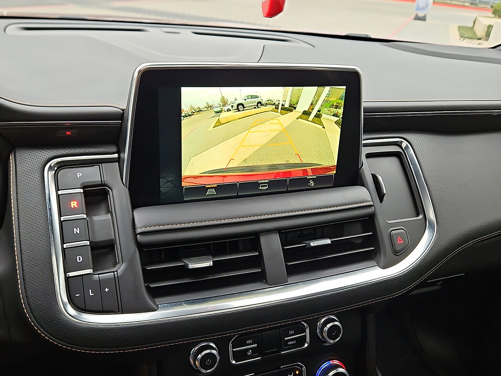 Used 2023 GMC Yukon AT4 w/ LPO, Floor Liner Package image 19