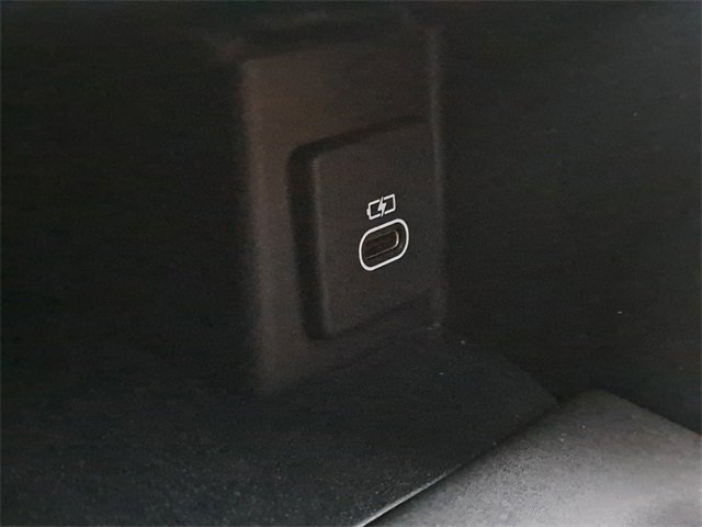 Used 2024 Land Rover Discovery Metropolitan Edition image 29