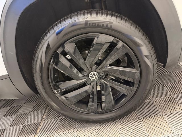 Used 2022 Volkswagen Atlas Cross Sport SE image 41