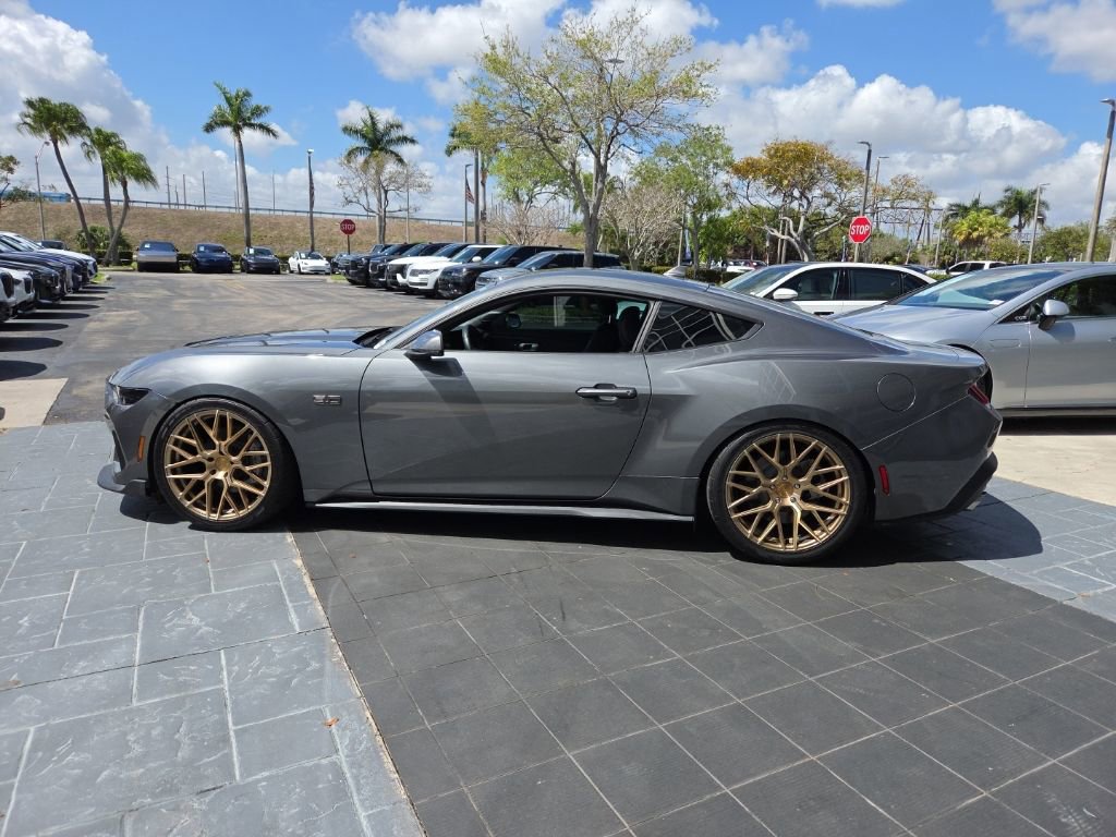 Used 2025 Ford Mustang GT Premium image 13