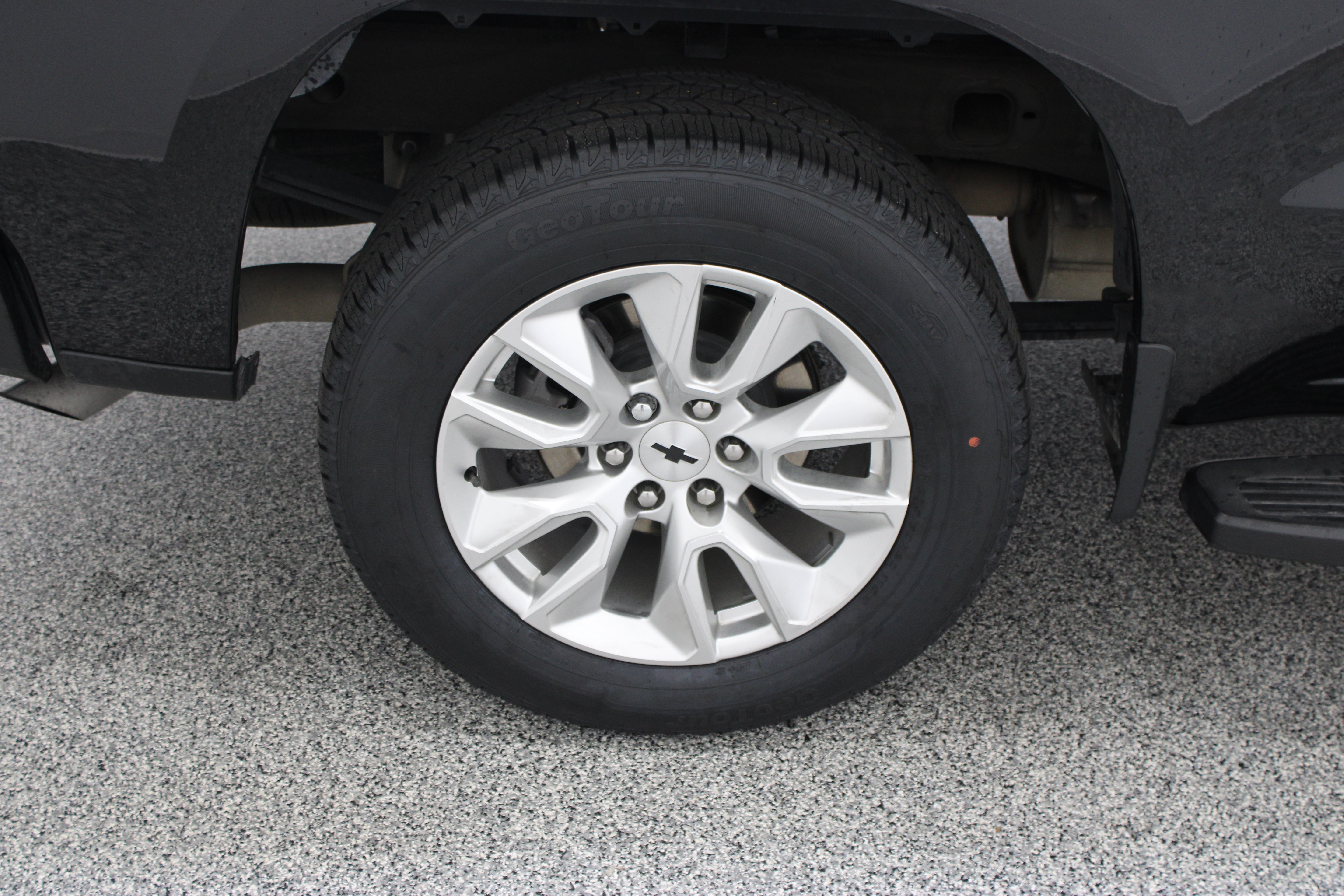 Used 2024 Chevrolet Silverado 1500 Custom RWD image 6
