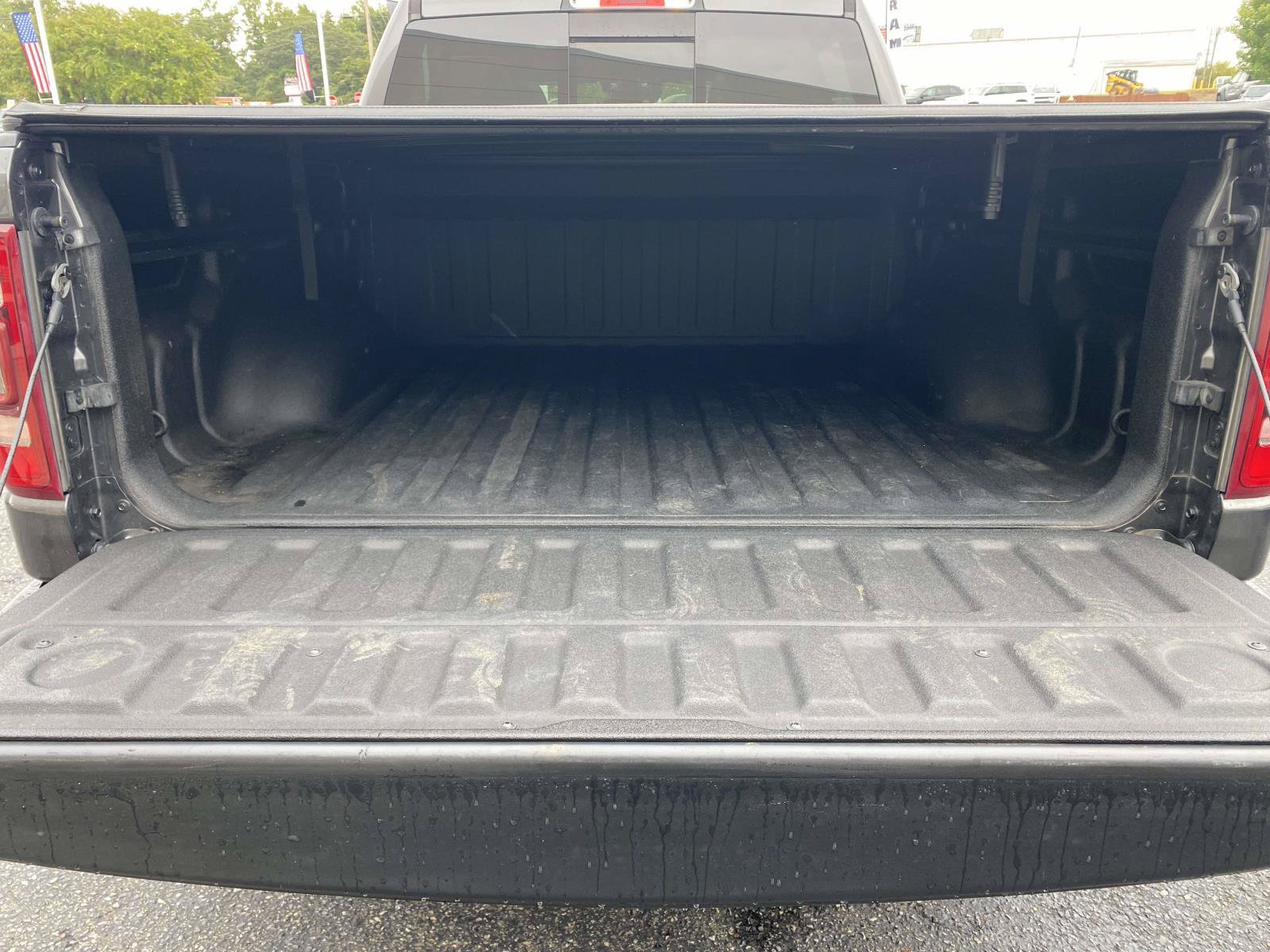Used 2022 RAM 1500 Laramie AWD/4WD image 19