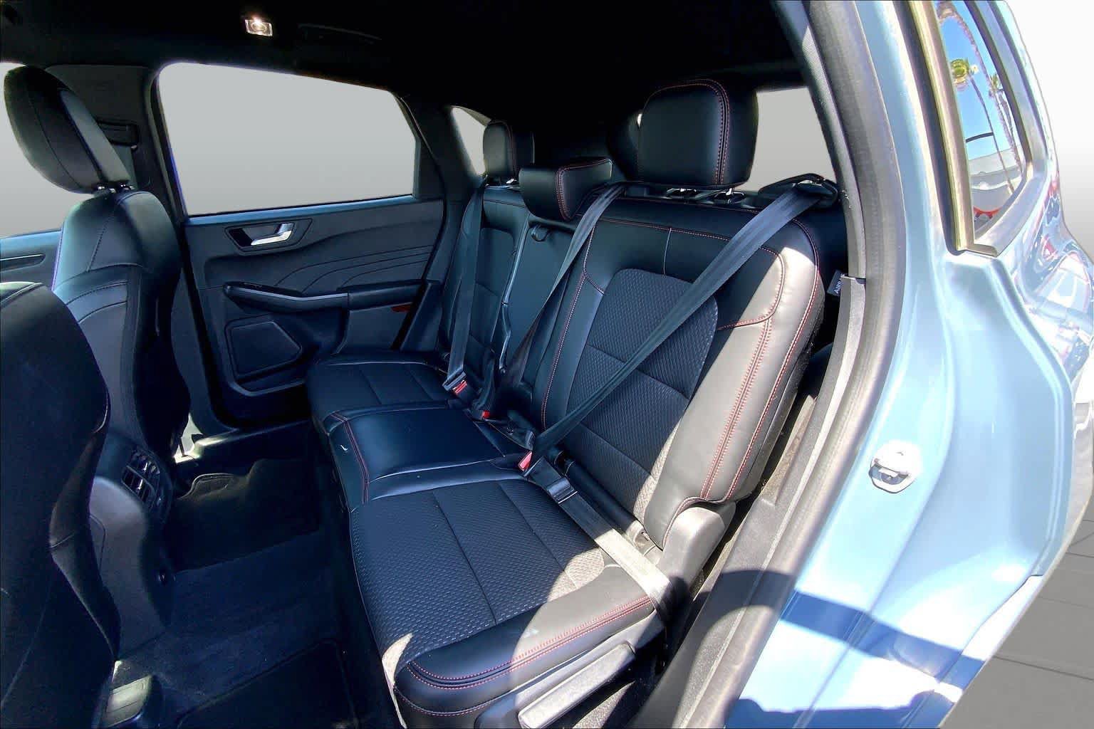 Used 2024 Ford Escape ST-Line w/ Tech Pack #1 FWD image 19