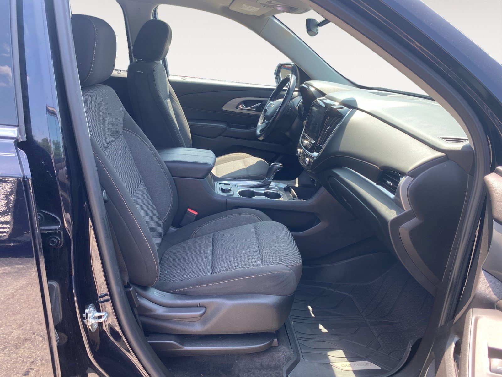 Used 2020 Chevrolet Traverse LT FWD image 13