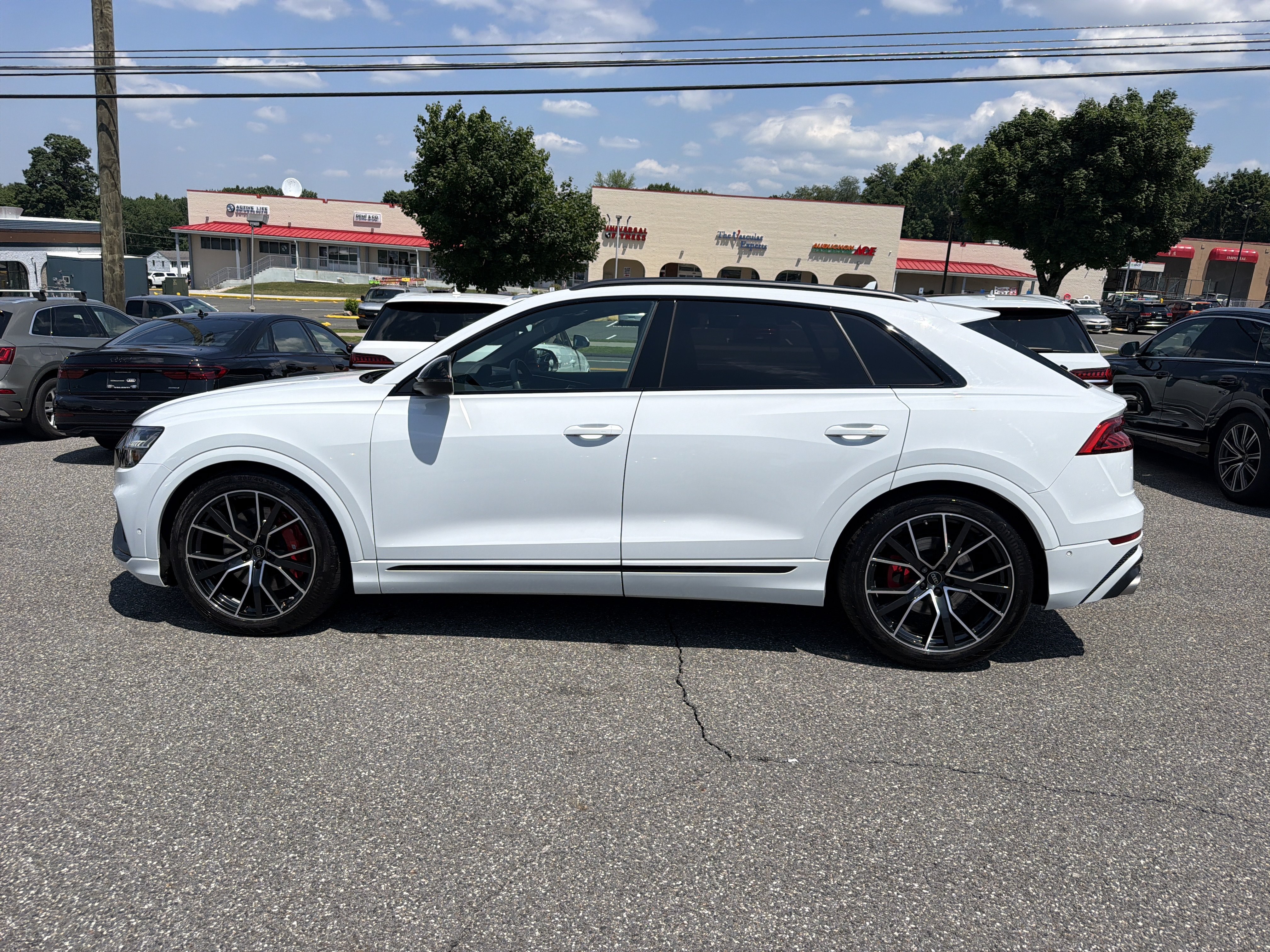 Certified 2023 Audi SQ8 Prestige w/ Prestige Package AWD/4WD image 4