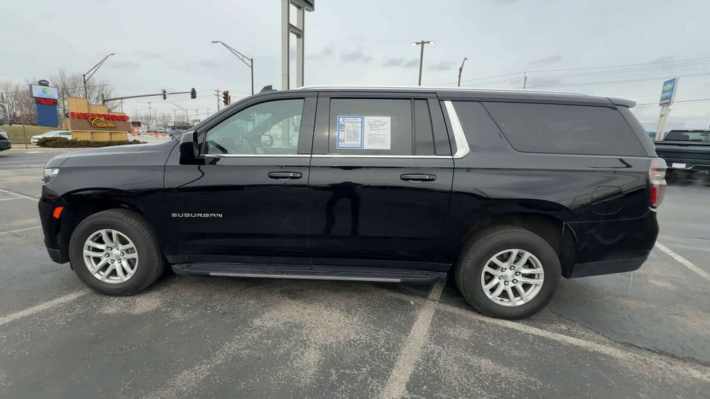 Used 2023 Chevrolet Suburban LT RWD image 5