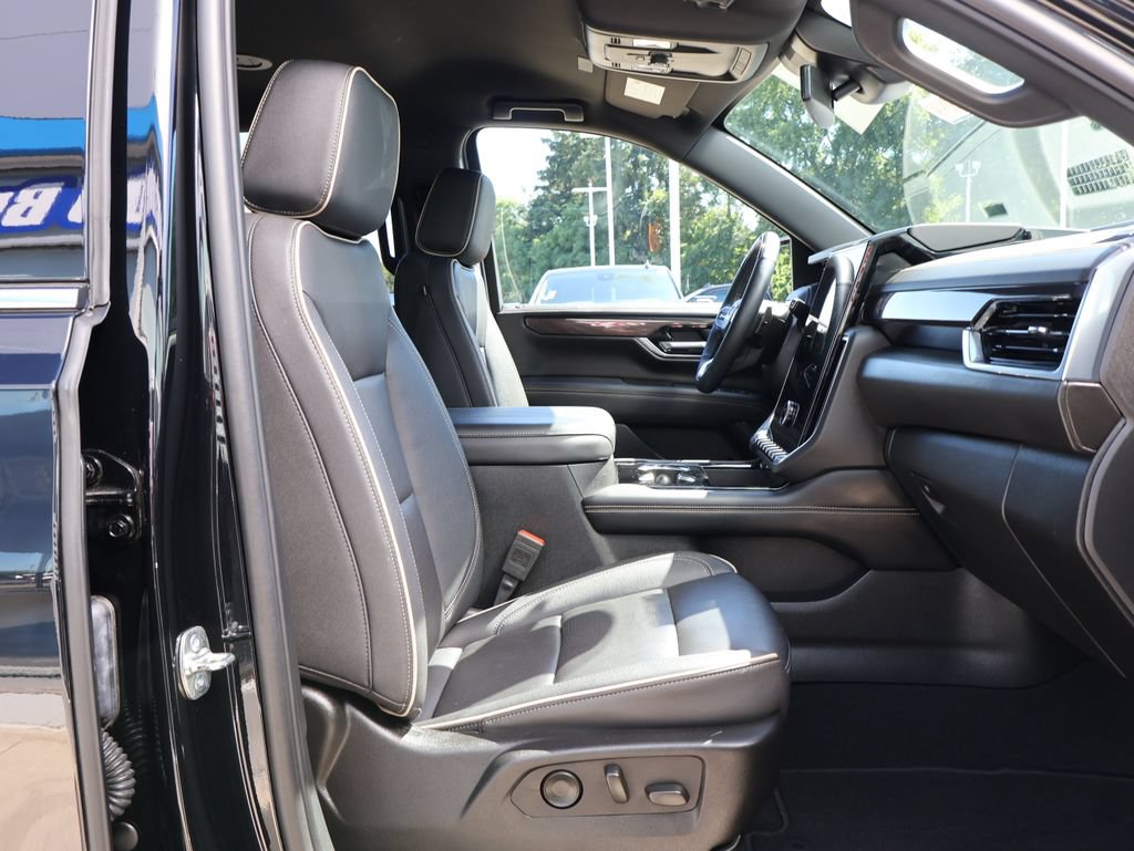 Certified 2025 GMC Yukon XL Elevation AWD/4WD image 42