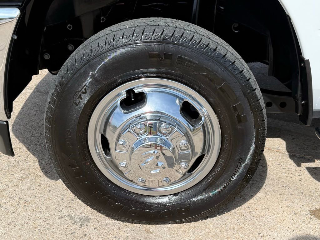 Used 2024 RAM 3500 Tradesman w/ Chrome Appearance Group image 21