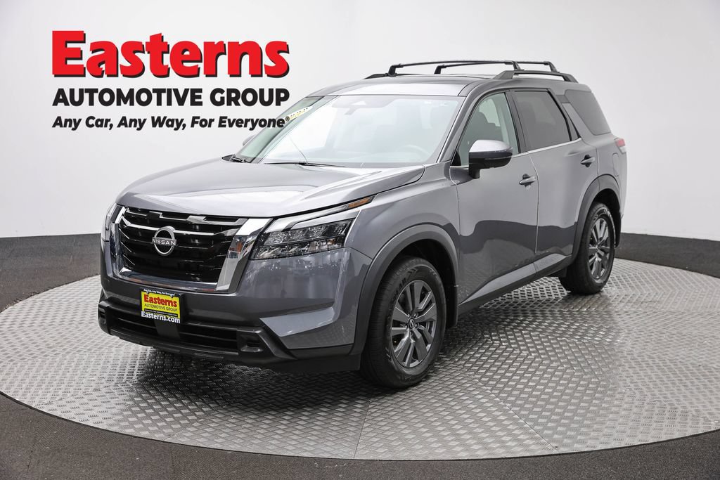Used 2024 Nissan Pathfinder SV AWD/4WD image 1