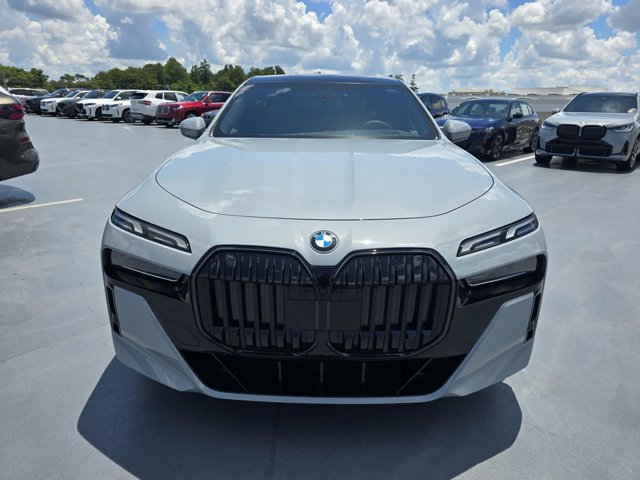 New 2025 BMW 760i xDrive image 2