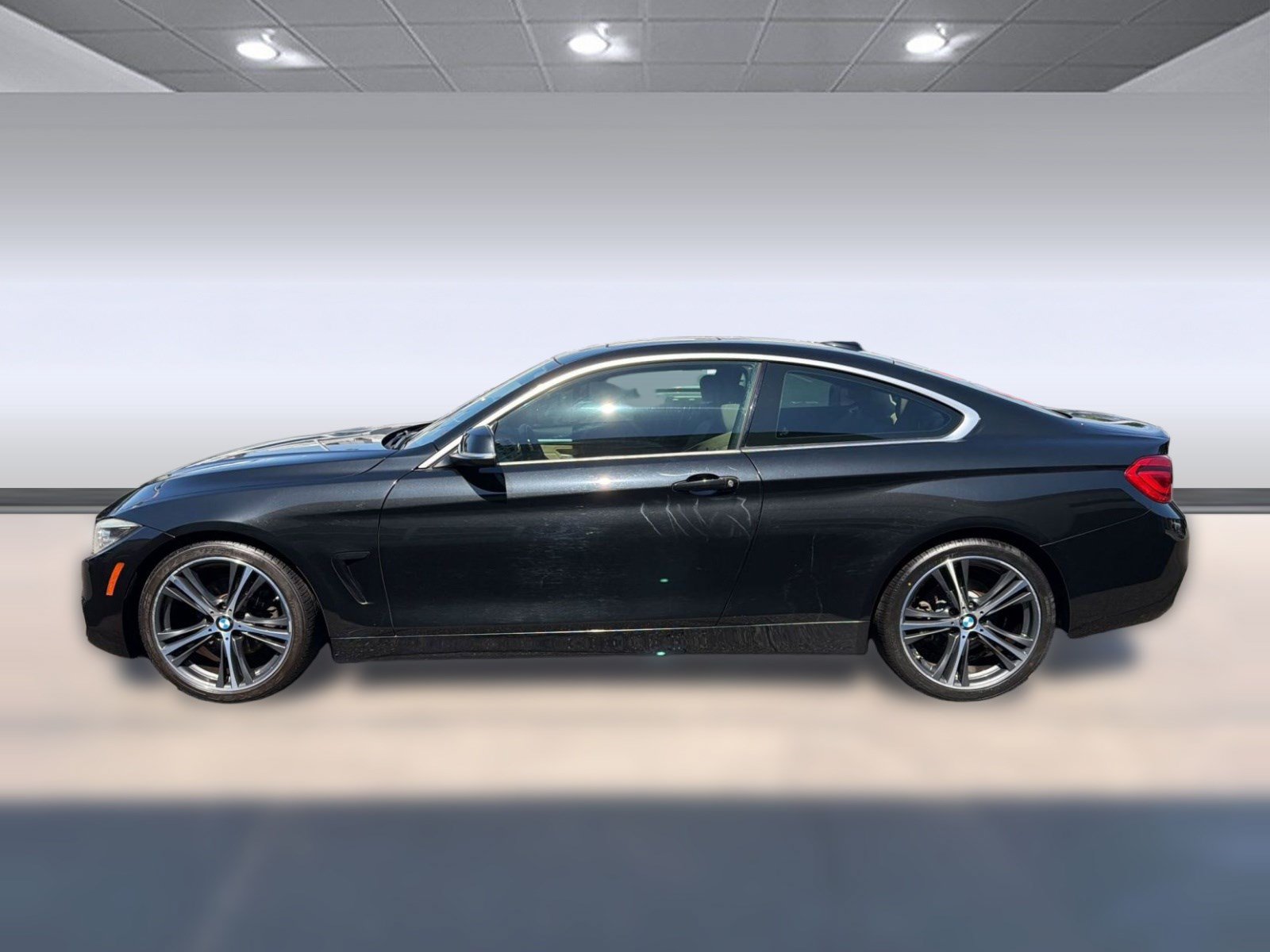 Used 2019 BMW 430i Coupe w/ Convenience Package RWD image 2