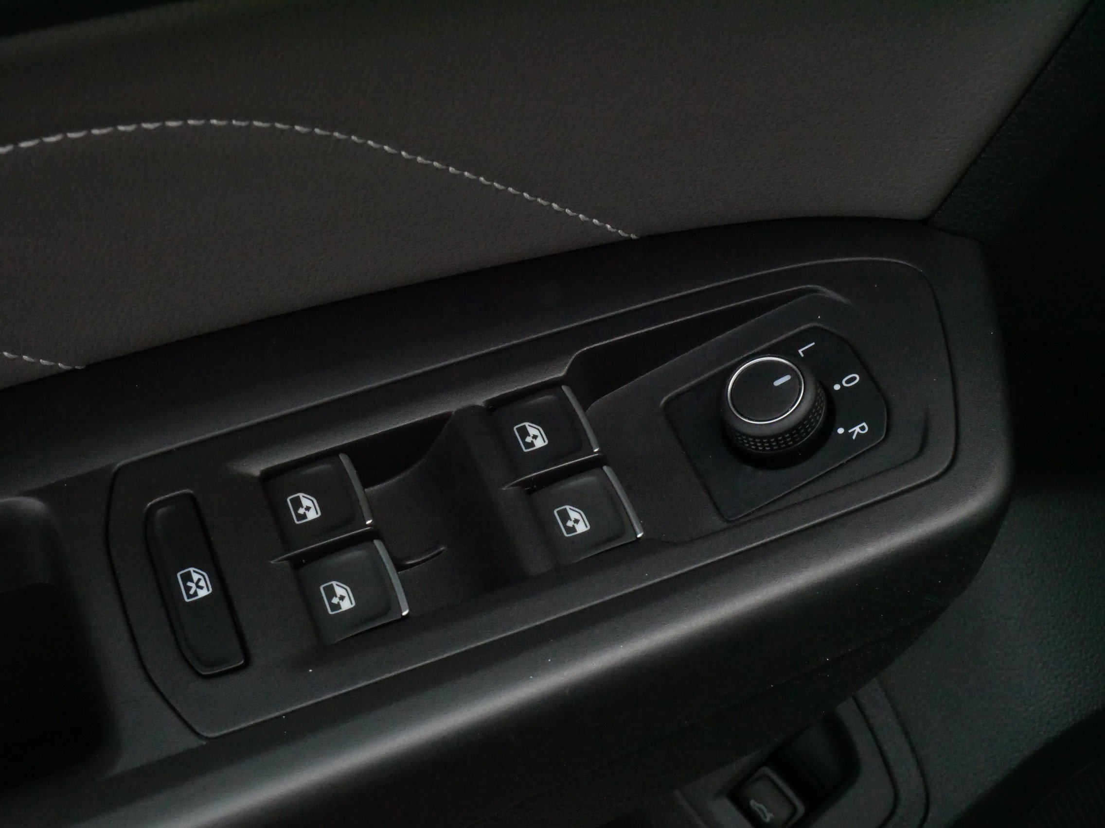 Certified 2023 Volkswagen Atlas SEL AWD/4WD image 19
