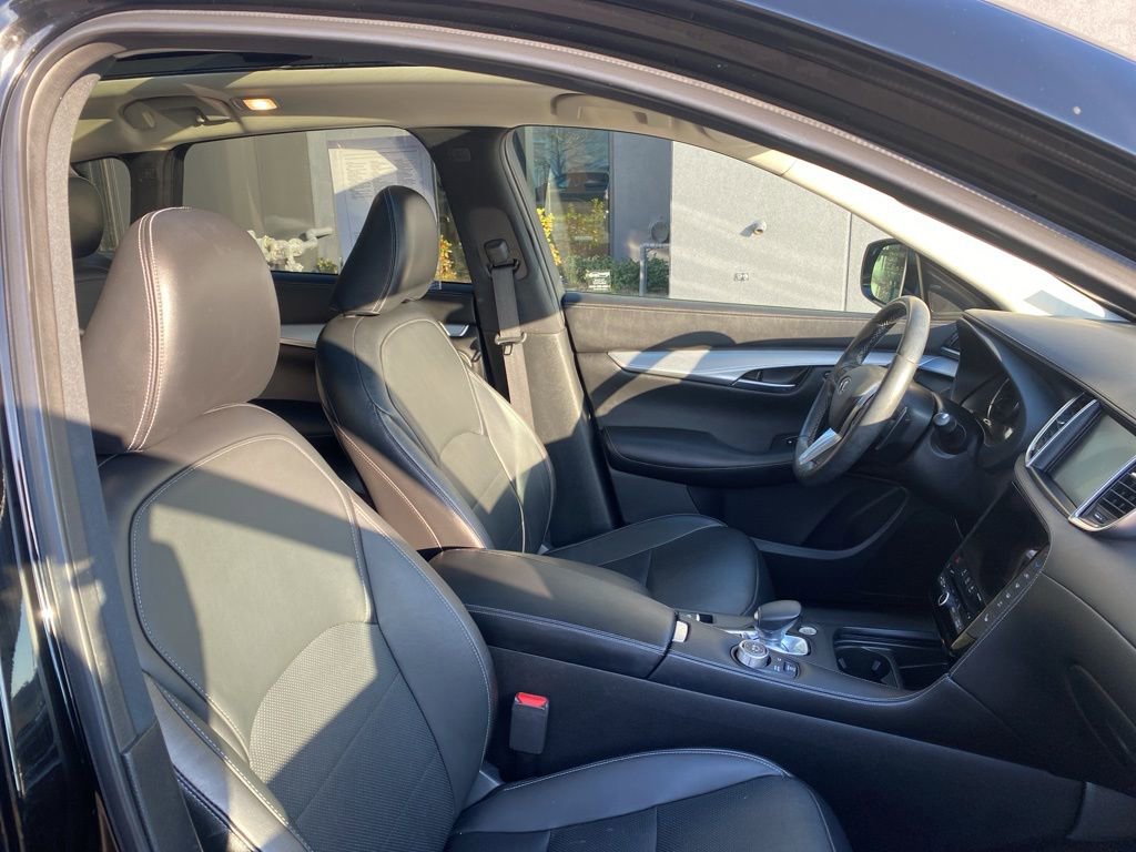 Used 2019 INFINITI QX50 Essential w/ Premium Heat Package image 12