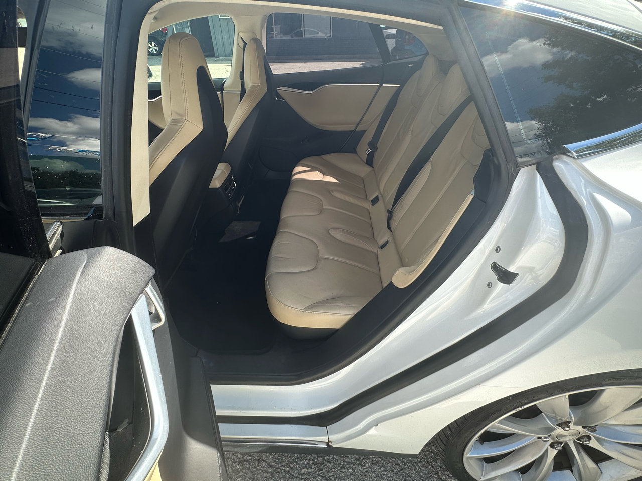 Used 2013 Tesla Model S image 16