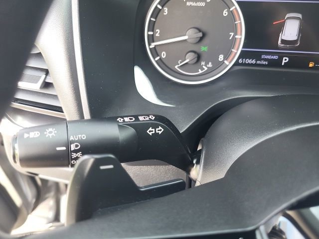 Used 2022 Nissan Rogue SV image 36