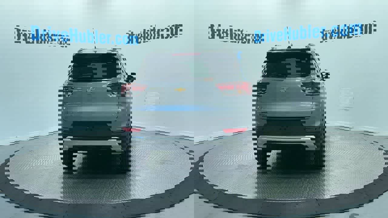 Used 2023 Chevrolet TrailBlazer LT image 2