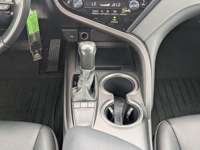 Used 2022 Toyota Camry SE FWD image 19
