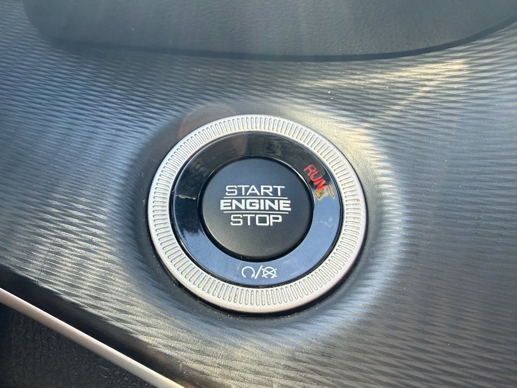 Used 2023 Jeep Grand Cherokee L Laredo image 30