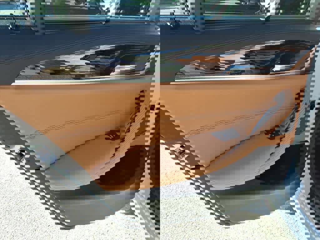 Used 2020 BMW 540i xDrive w/ Executive Package image 11