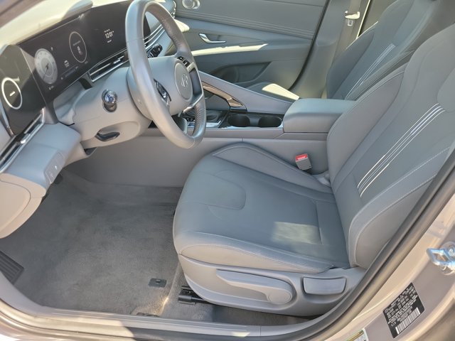Used 2025 Hyundai Elantra SEL FWD image 6