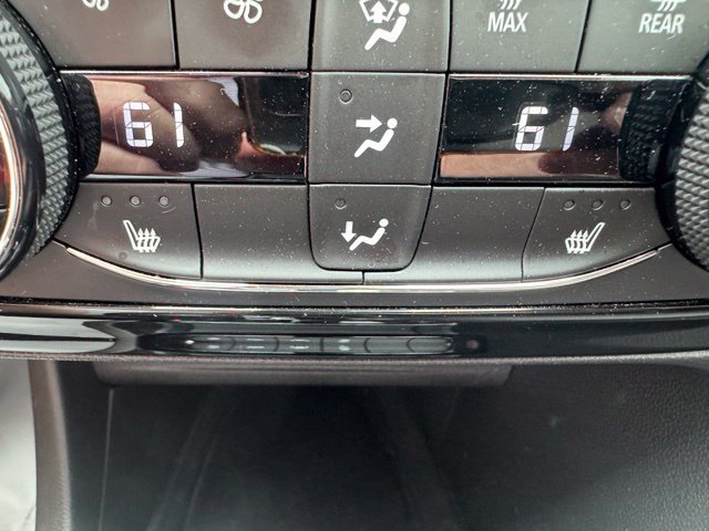 Used 2022 Buick Encore GX Select w/ Sport Touring Package AWD/4WD image 11