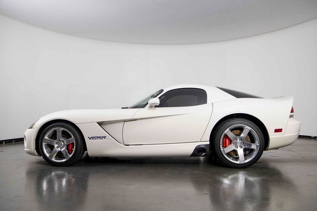 Used 2006 Dodge Viper SRT-10 w/ VOI9 Edition image 5