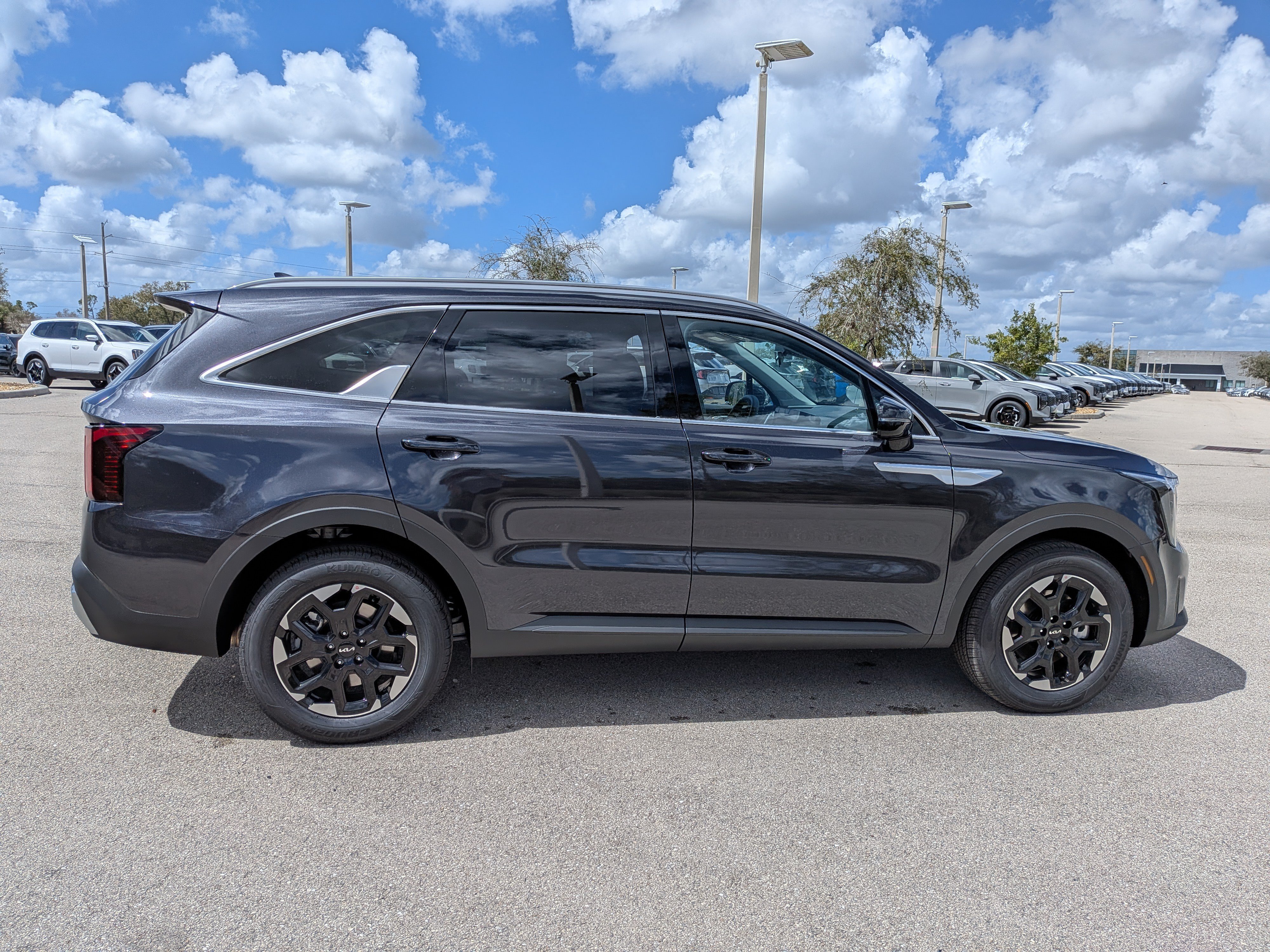 New 2026 Kia Sorento S FWD image 4