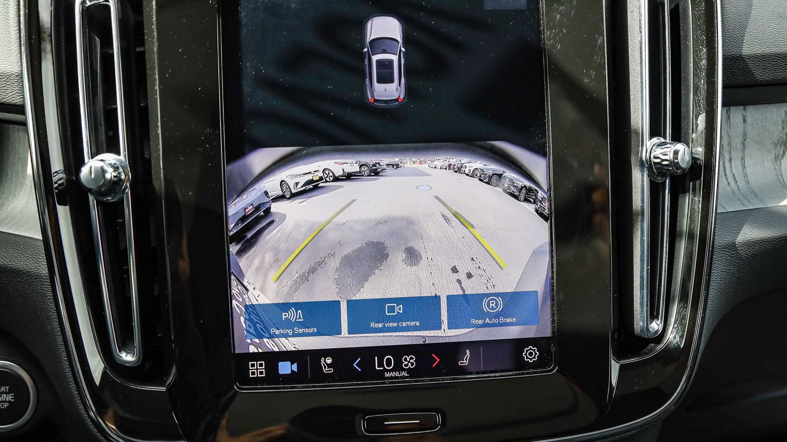 New 2025 Volvo XC40 B5 Core w/ Climate Package image 25