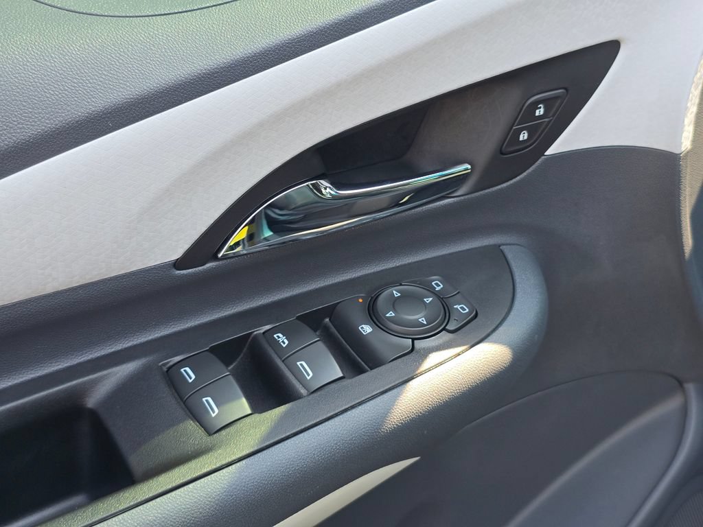 Used 2020 Chevrolet Bolt Premier w/ Infotainment Package FWD image 23